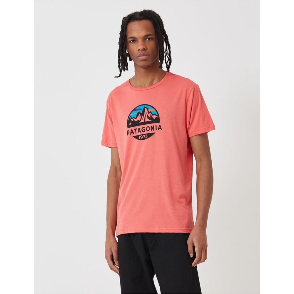 Patagonia Men's Vibrant Coral Organic Cotton Slim Fit Short Sleeve Tee Shirt L